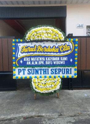 Papan Bunga Duka di Muara Badak