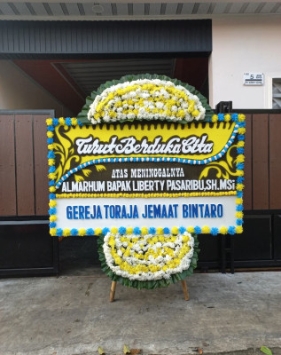 Papan Bunga Duka di Muara Badak