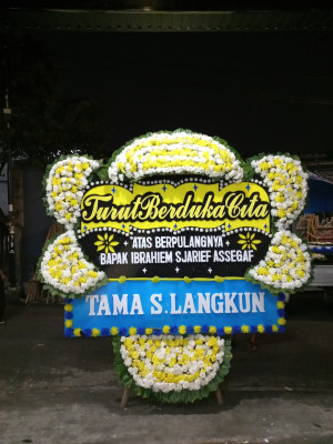 Papan Bunga Duka di Muara Badak
